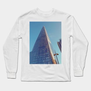 The drawf lampost in London bridge Long Sleeve T-Shirt